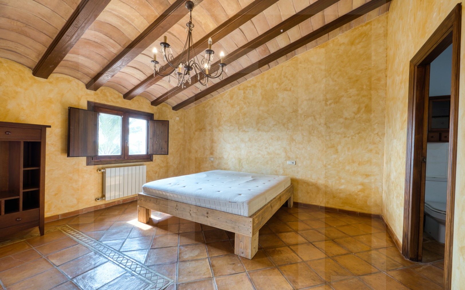 Encantadora Finca en Venta en el Campo de Benissa con Vistas al Mar y Parcela Llana