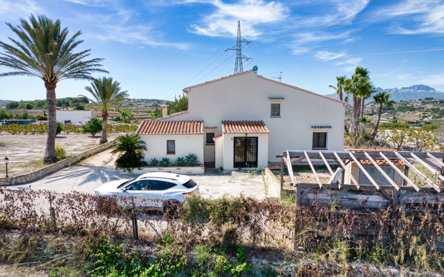 Encantadora Finca en Venta en el Campo de Benissa con Vistas al Mar y Parcela Llana