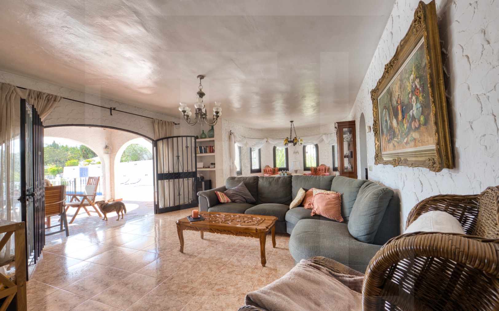 Oportunidad Exclusiva: Villa con Vistas al Mar y Potencial Excepcional