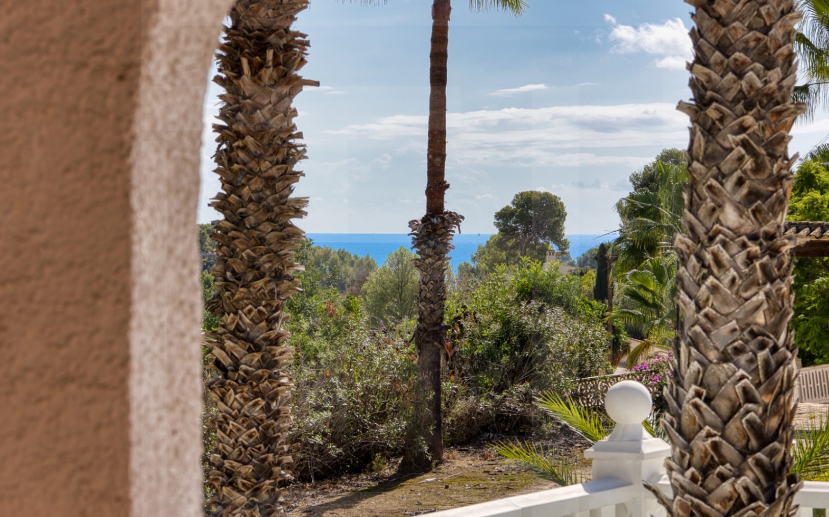 Oportunidad Exclusiva: Villa con Vistas al Mar y Potencial Excepcional