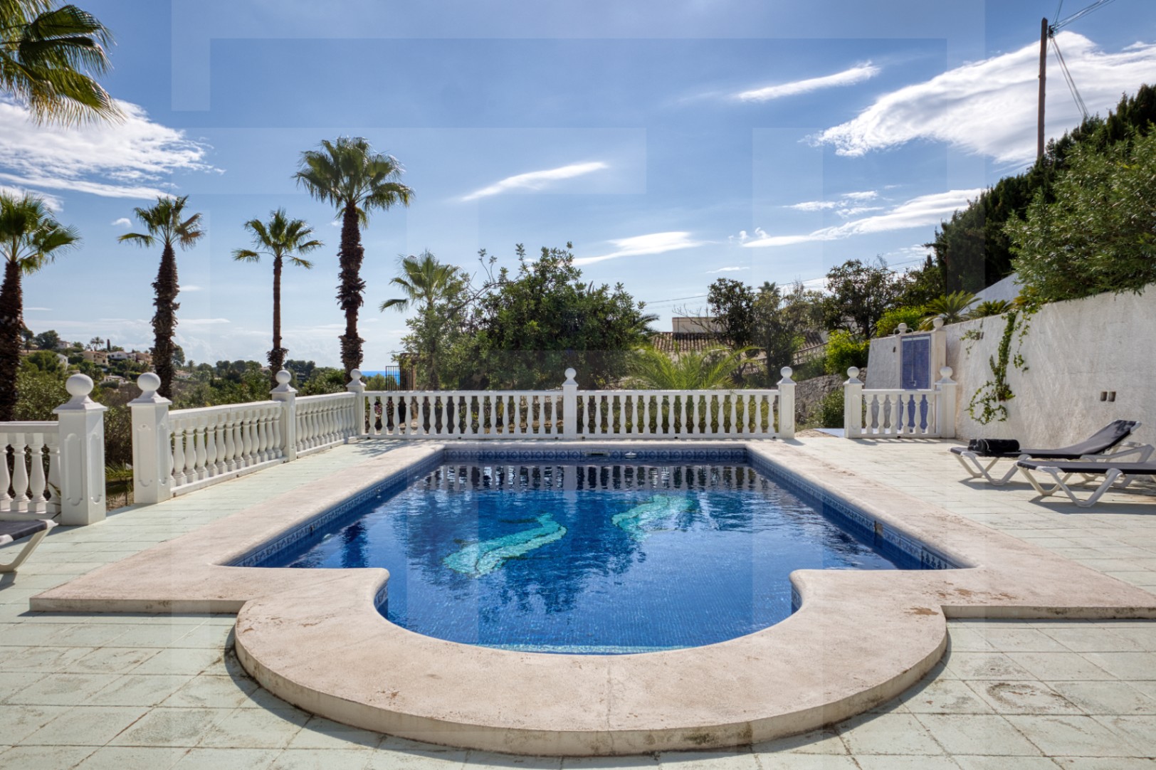 Oportunidad Exclusiva: Villa con Vistas al Mar y Potencial Excepcional