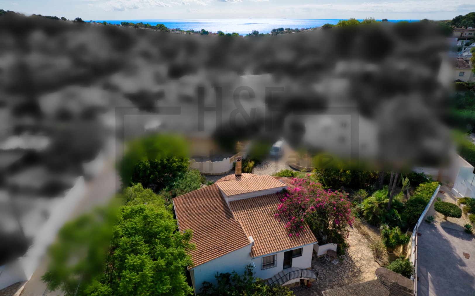 Chalet with Renovation Potential Near La Fustera Beach