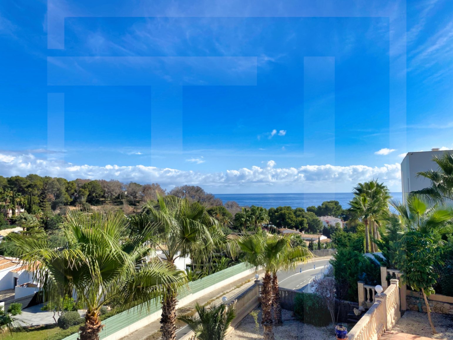 Live just steps from the Mediterranean in one of the most desirable areas of the Costa Blanca