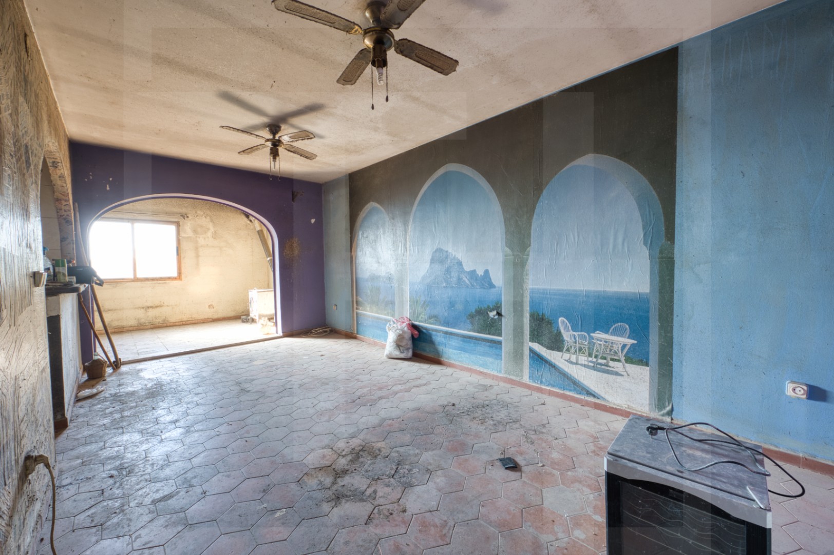 Duplex potential apartment for sale in Benissa Costa (La Viña – Montemar), to renovate, investment.
