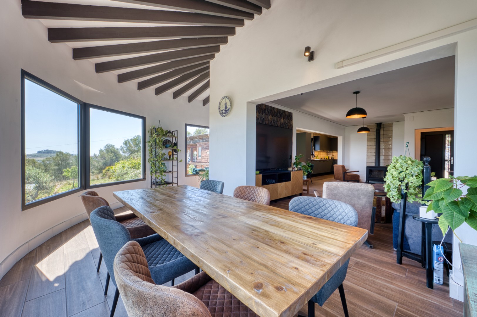 Villa de lujo en el campo en venta en Benissa con vistas al mar, apartamento de invitados y parcela de 4,000m²