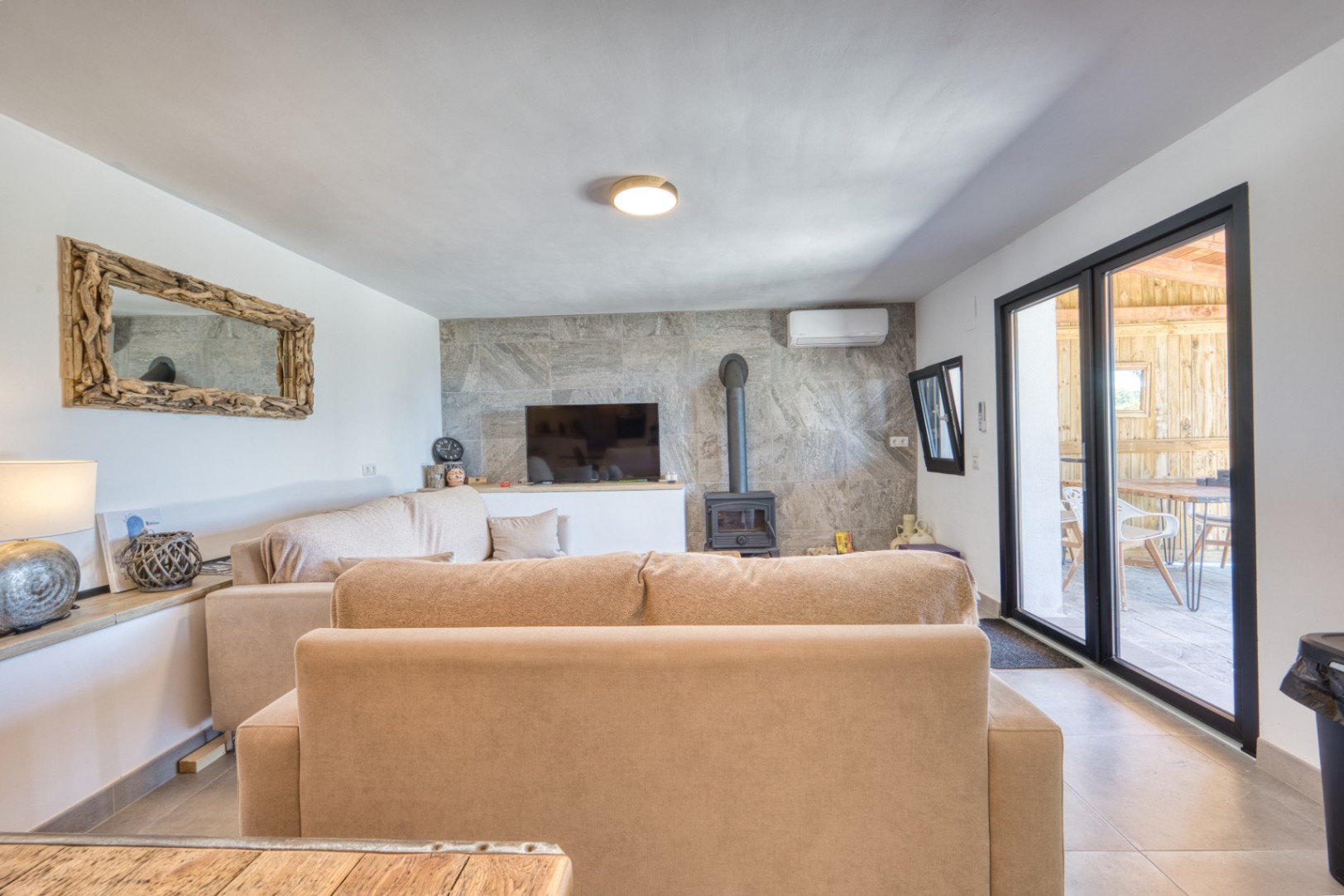 Villa de lujo en el campo en venta en Benissa con vistas al mar, apartamento de invitados y parcela de 4,000m²