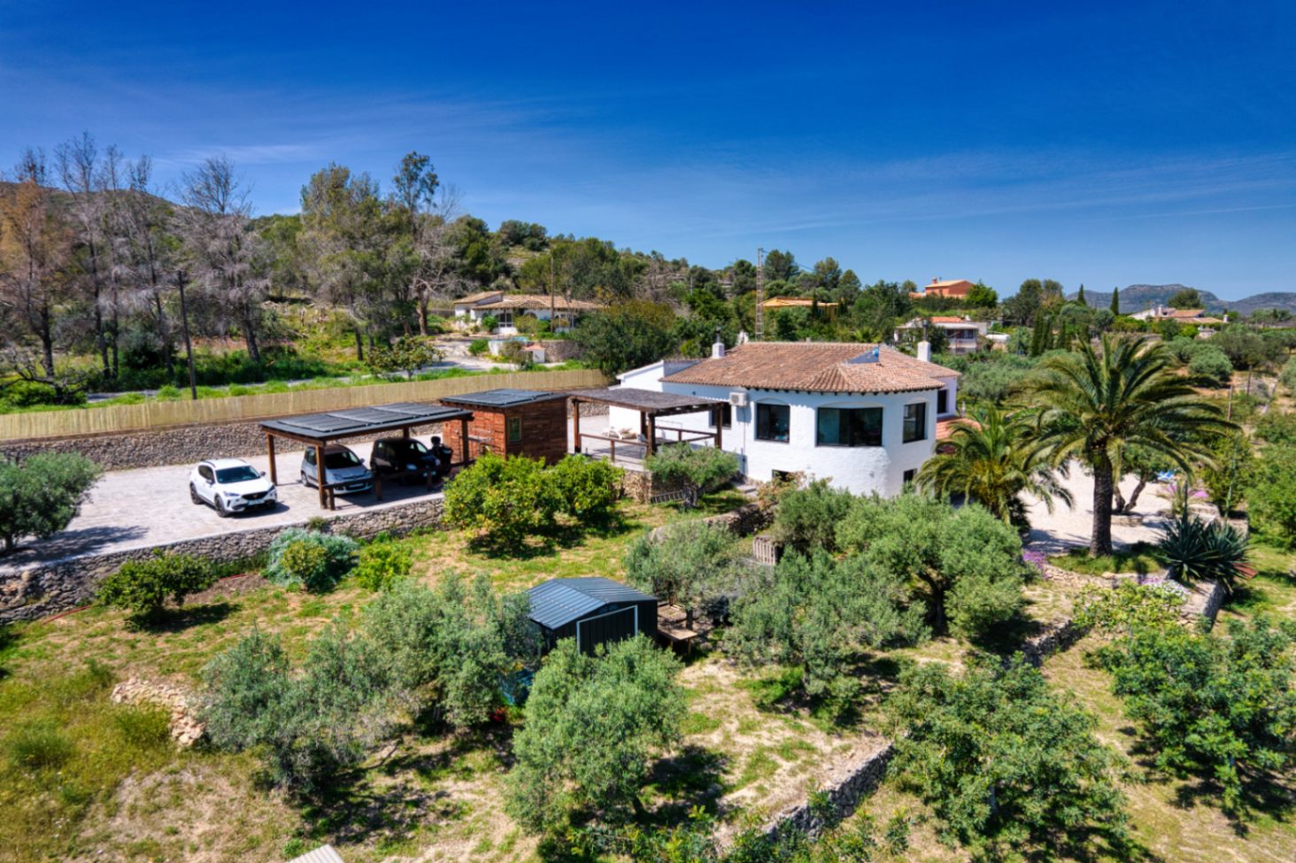 Villa de lujo en el campo en venta en Benissa con vistas al mar, apartamento de invitados y parcela de 4,000m²
