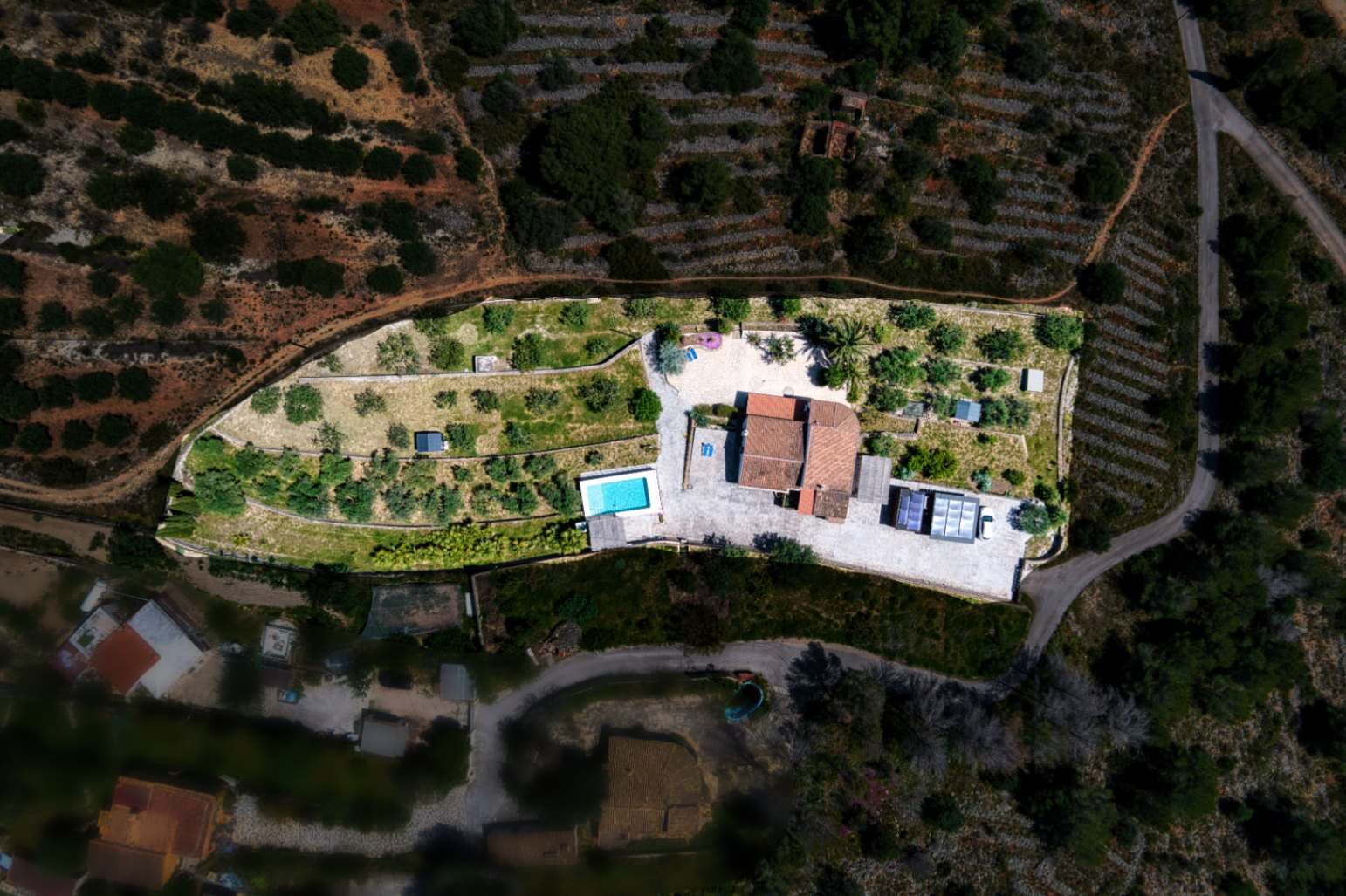 Villa de lujo en el campo en venta en Benissa con vistas al mar, apartamento de invitados y parcela de 4,000m²