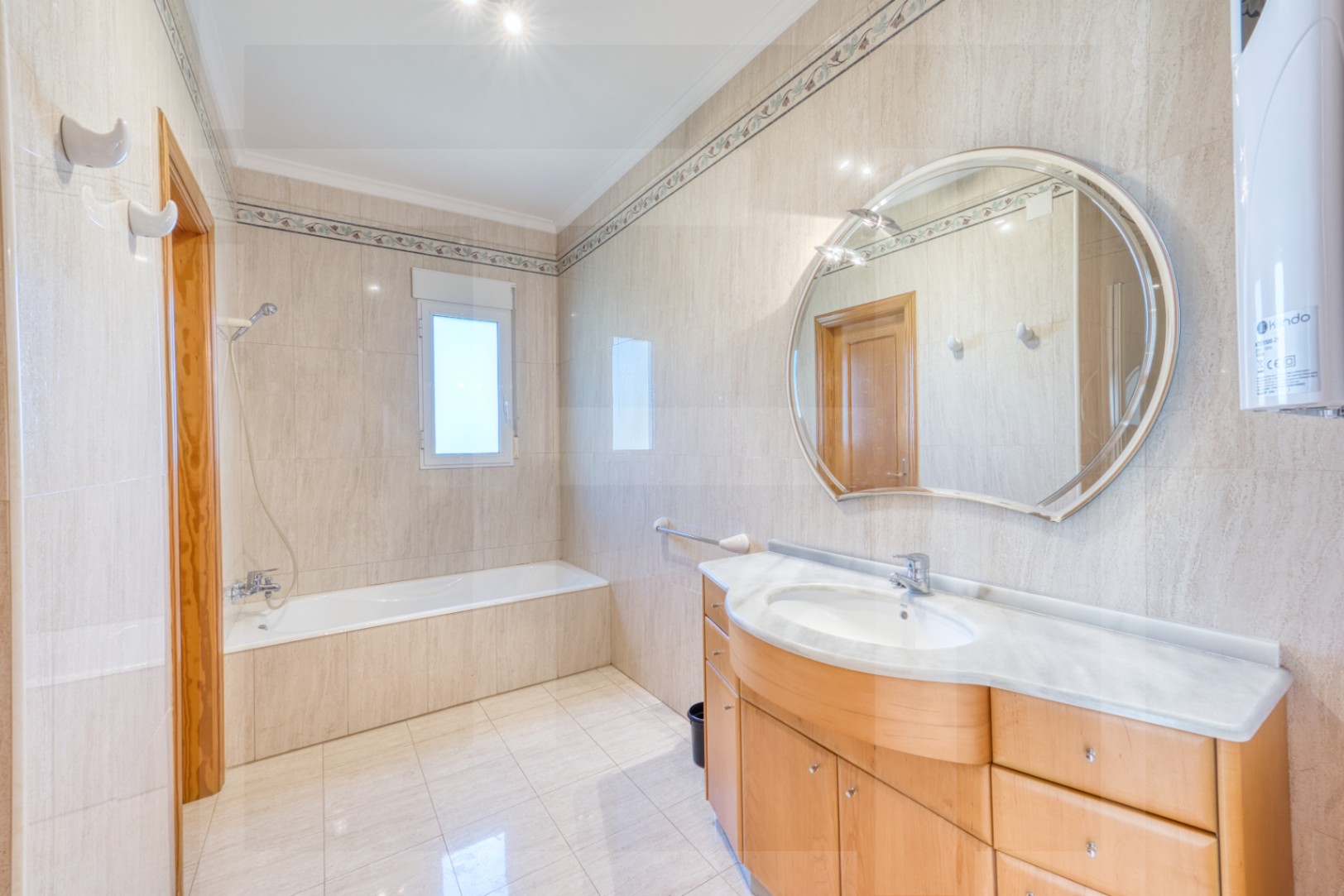 Villa for sale in La Sella with views of the sea, golf, and Montgó.