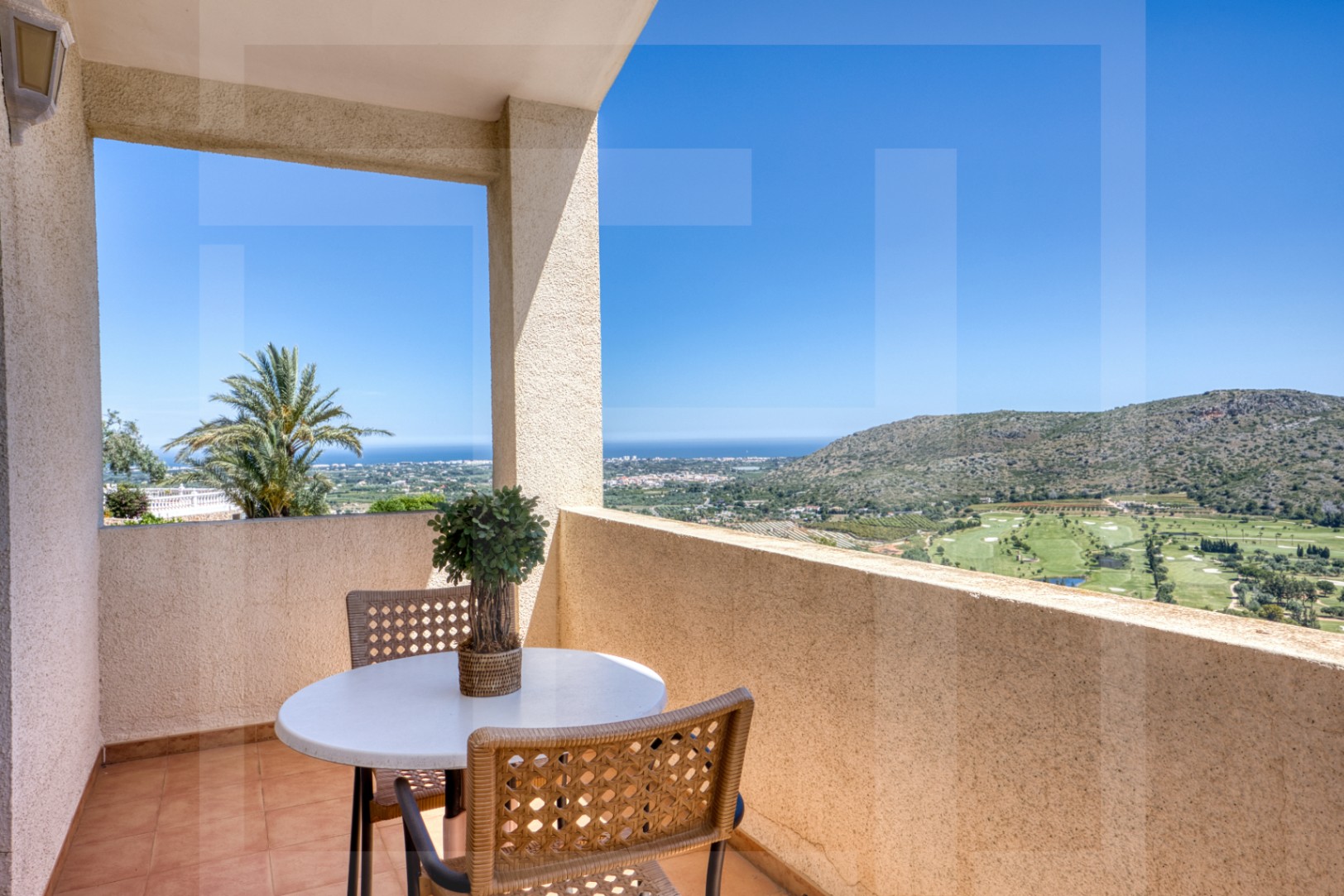 Villa for sale in La Sella with views of the sea, golf, and Montgó.