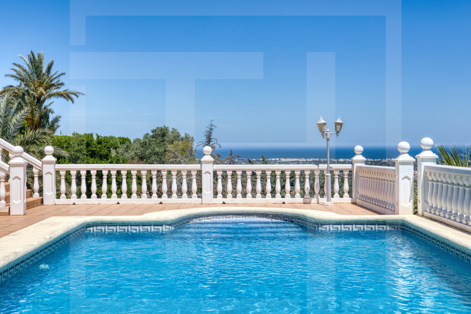 Villa for sale in La Sella with views of the sea, golf, and Montgó.