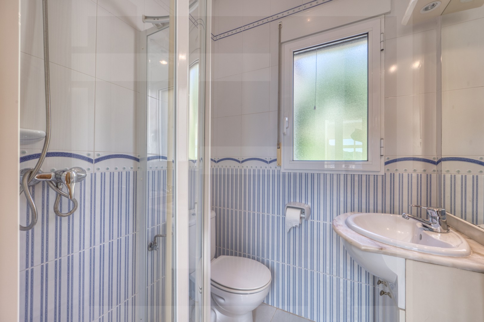 Villa for sale in La Sella with views of the sea, golf, and Montgó.