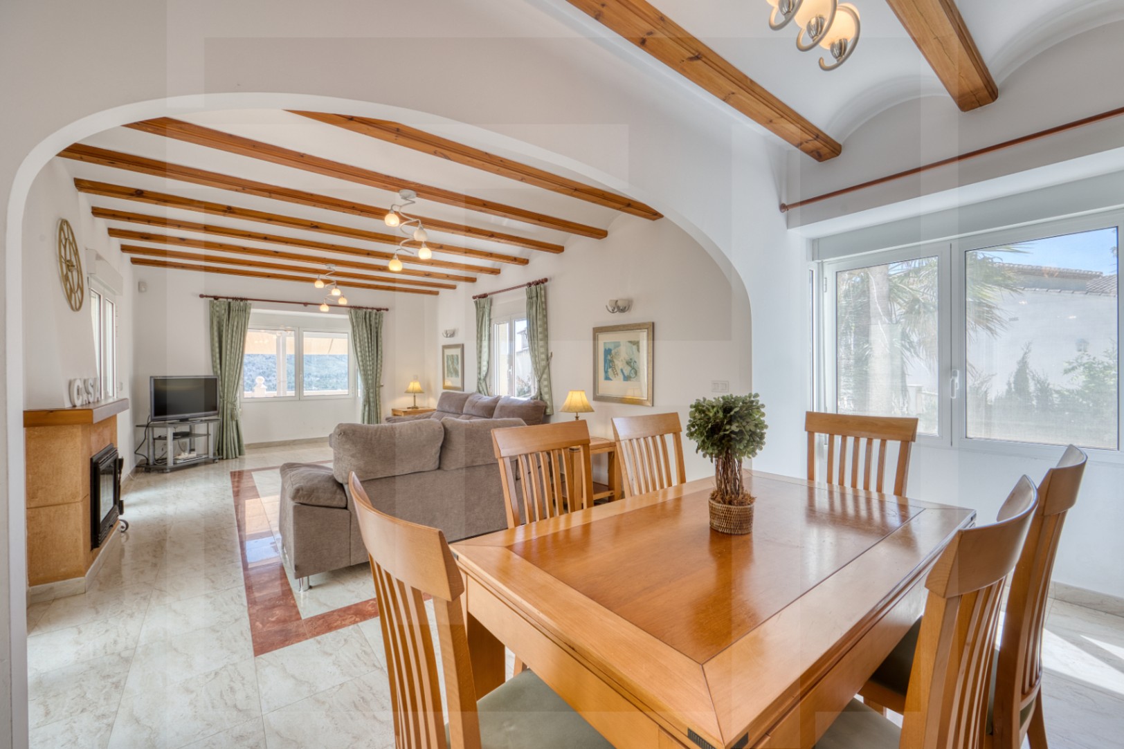 Villa for sale in La Sella with views of the sea, golf, and Montgó.