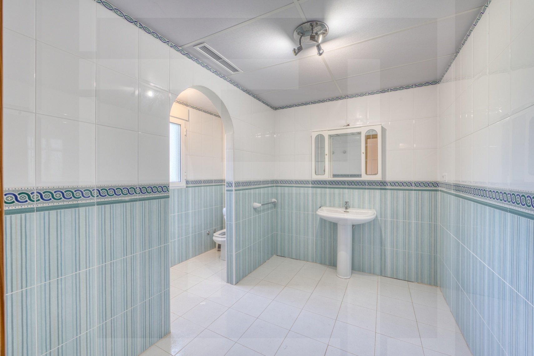 Villa for sale in La Sella with views of the sea, golf, and Montgó.