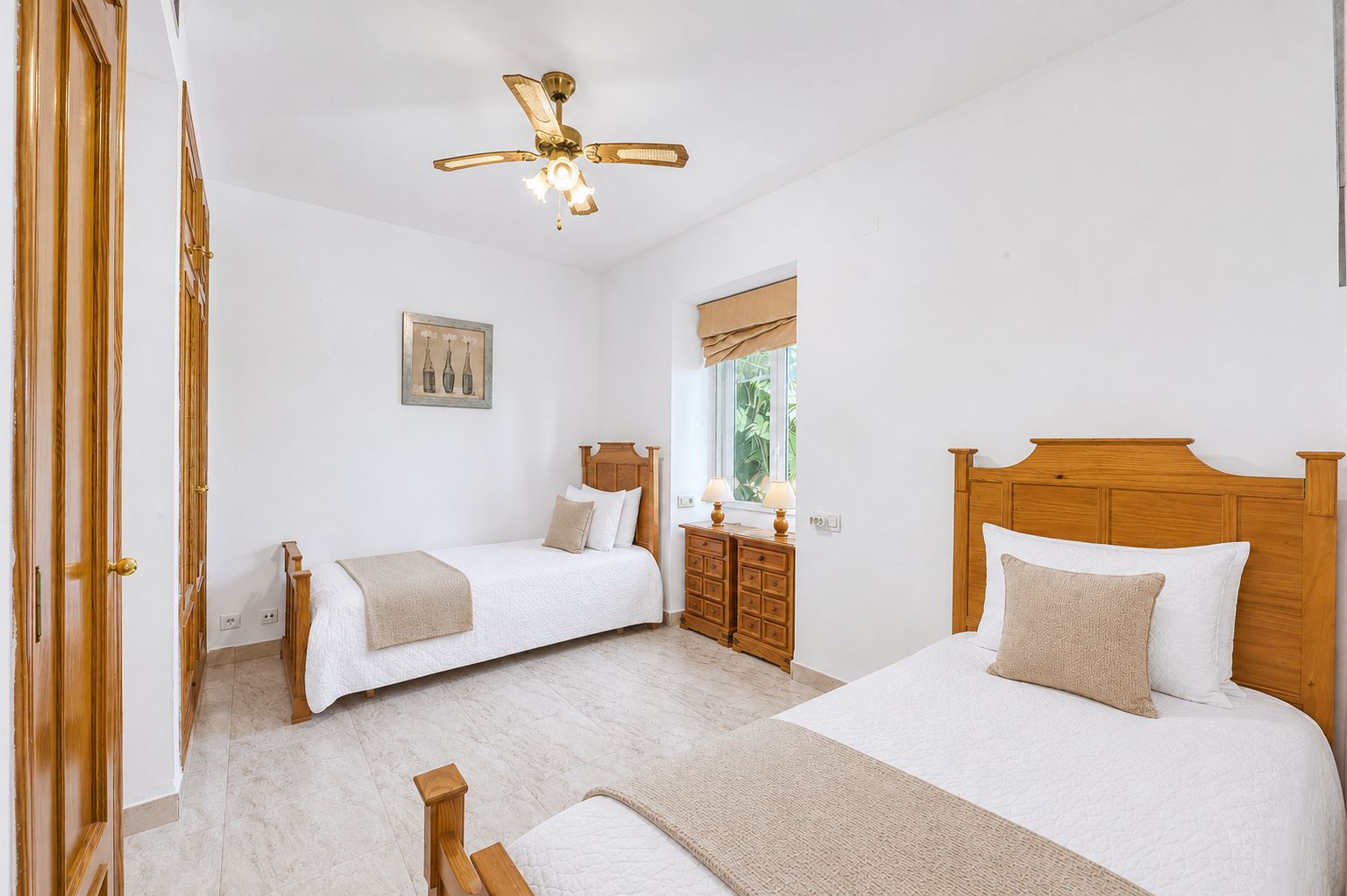 Villa for sale in La Sella with views of the sea, golf, and Montgó.