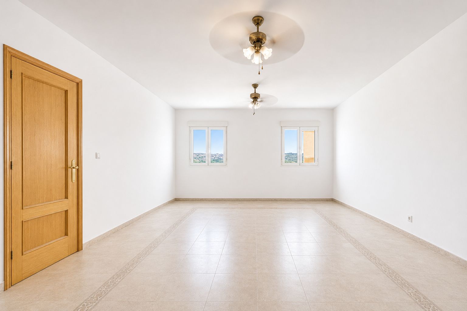Villa for sale in La Sella with views of the sea, golf, and Montgó.