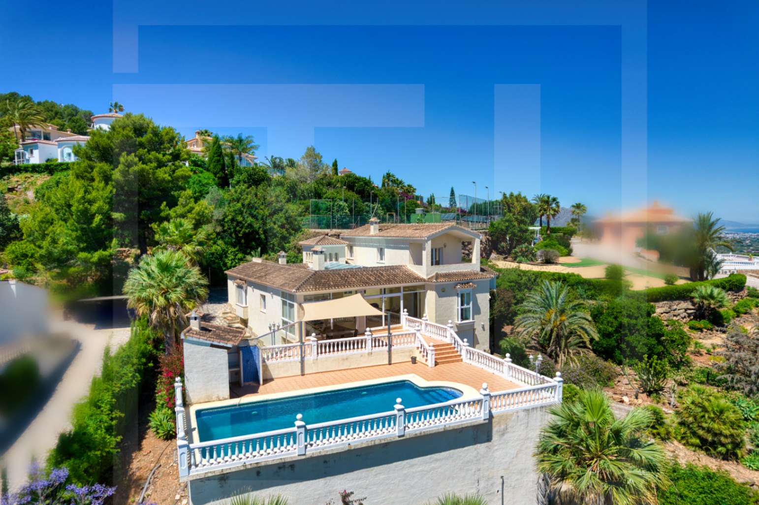 Villa for sale in La Sella with views of the sea, golf, and Montgó.