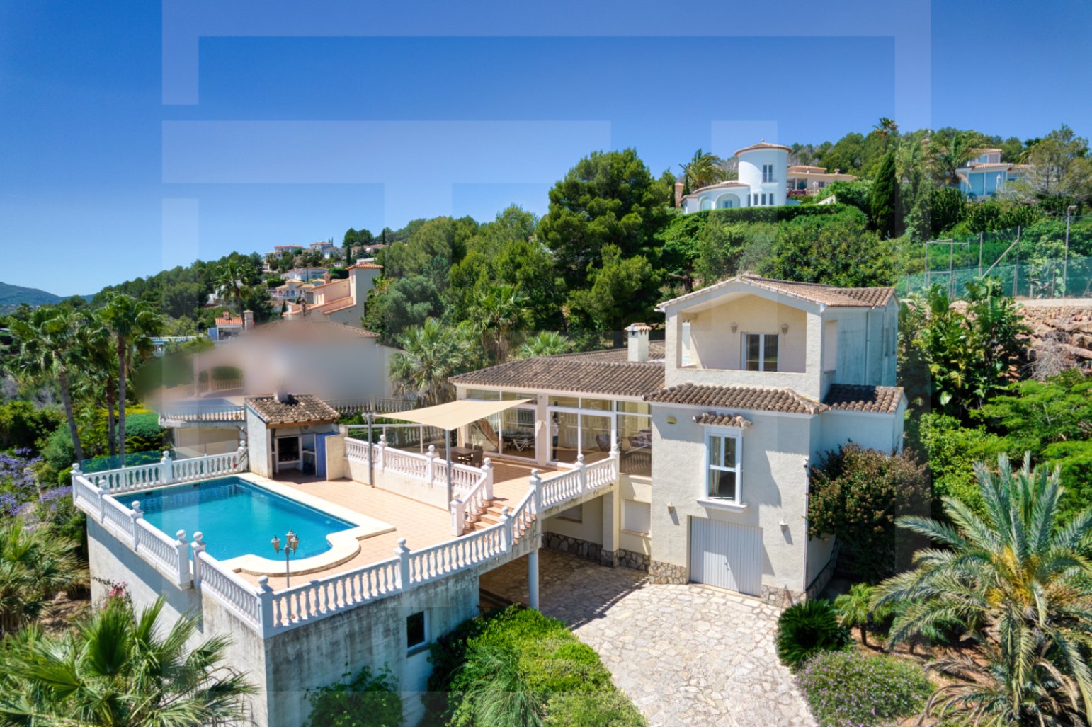 Villa for sale in La Sella with views of the sea, golf, and Montgó.