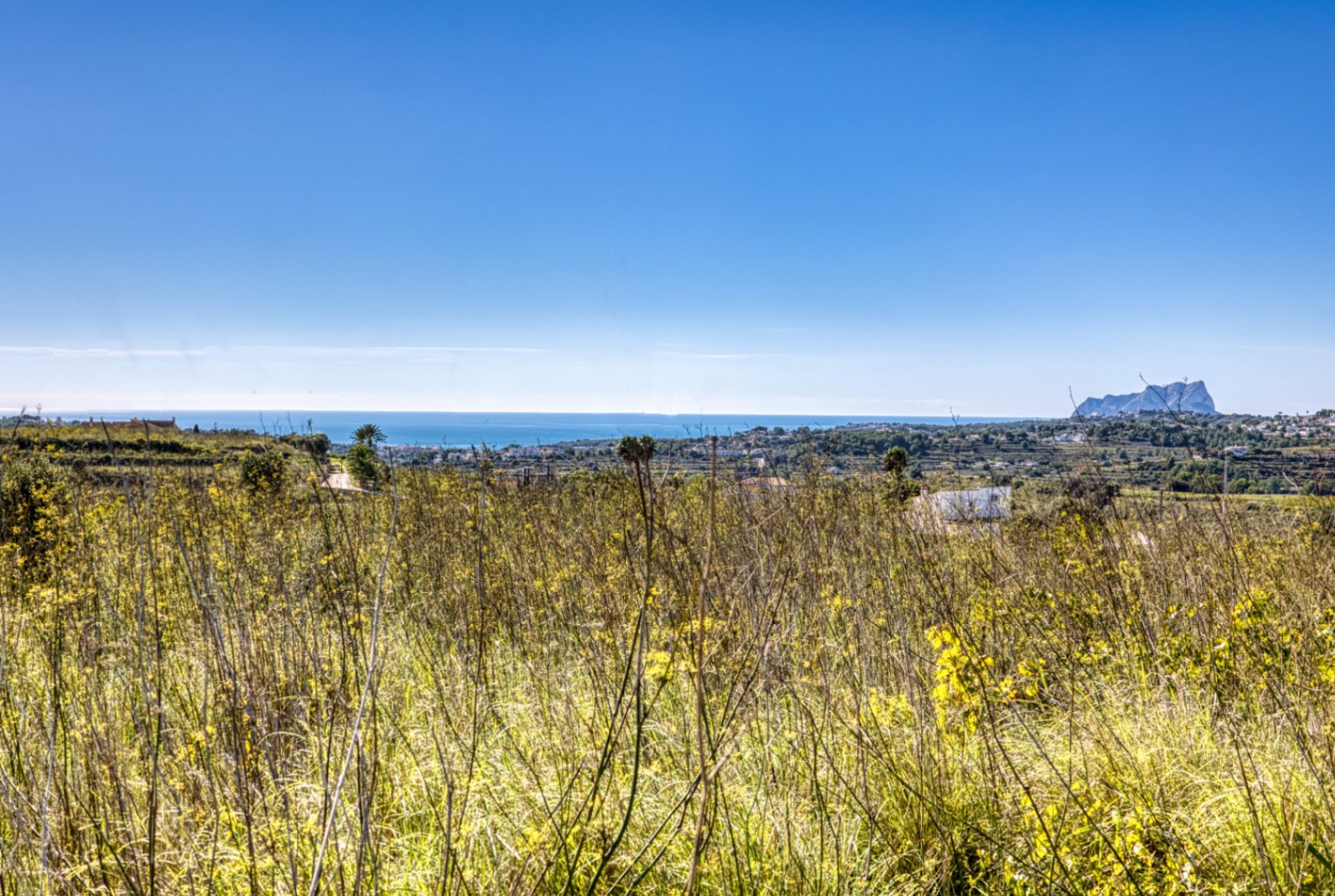 Terreno en el campo en venta en Moraira con vistas al mar