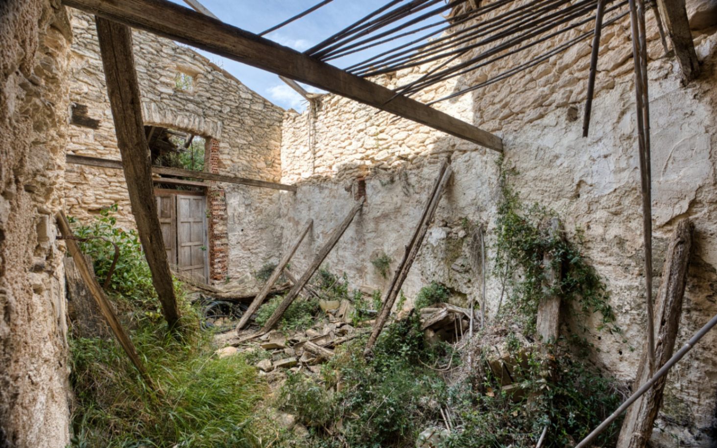 Finca for sale to renovate in Teulada