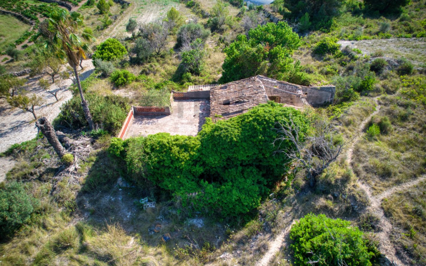 Finca for sale to renovate in Teulada