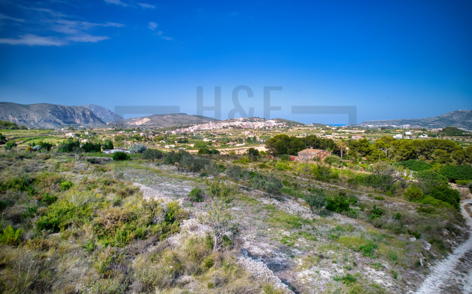 Finca for sale to renovate in Teulada