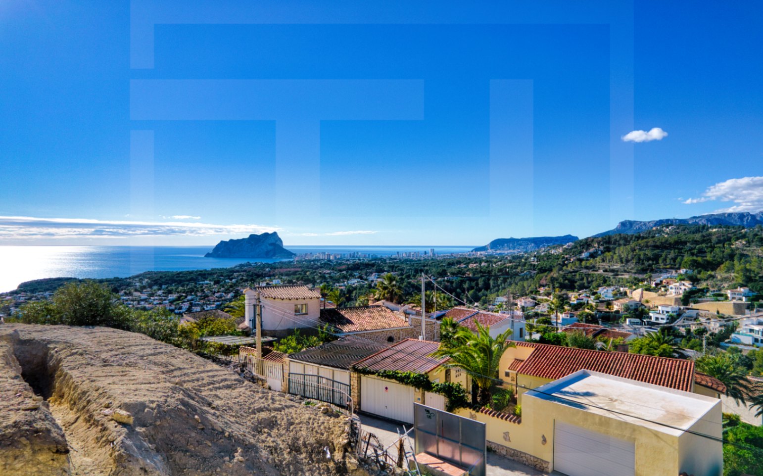 Terreno con vistas al mar