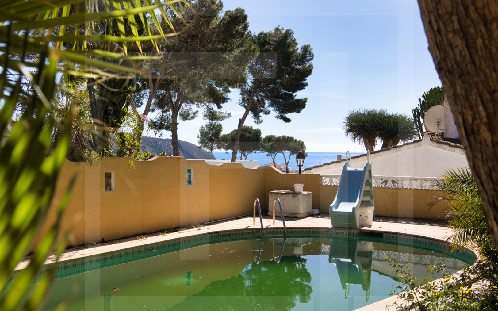 2 Villas for Sale with Voista al Mar in MOraira