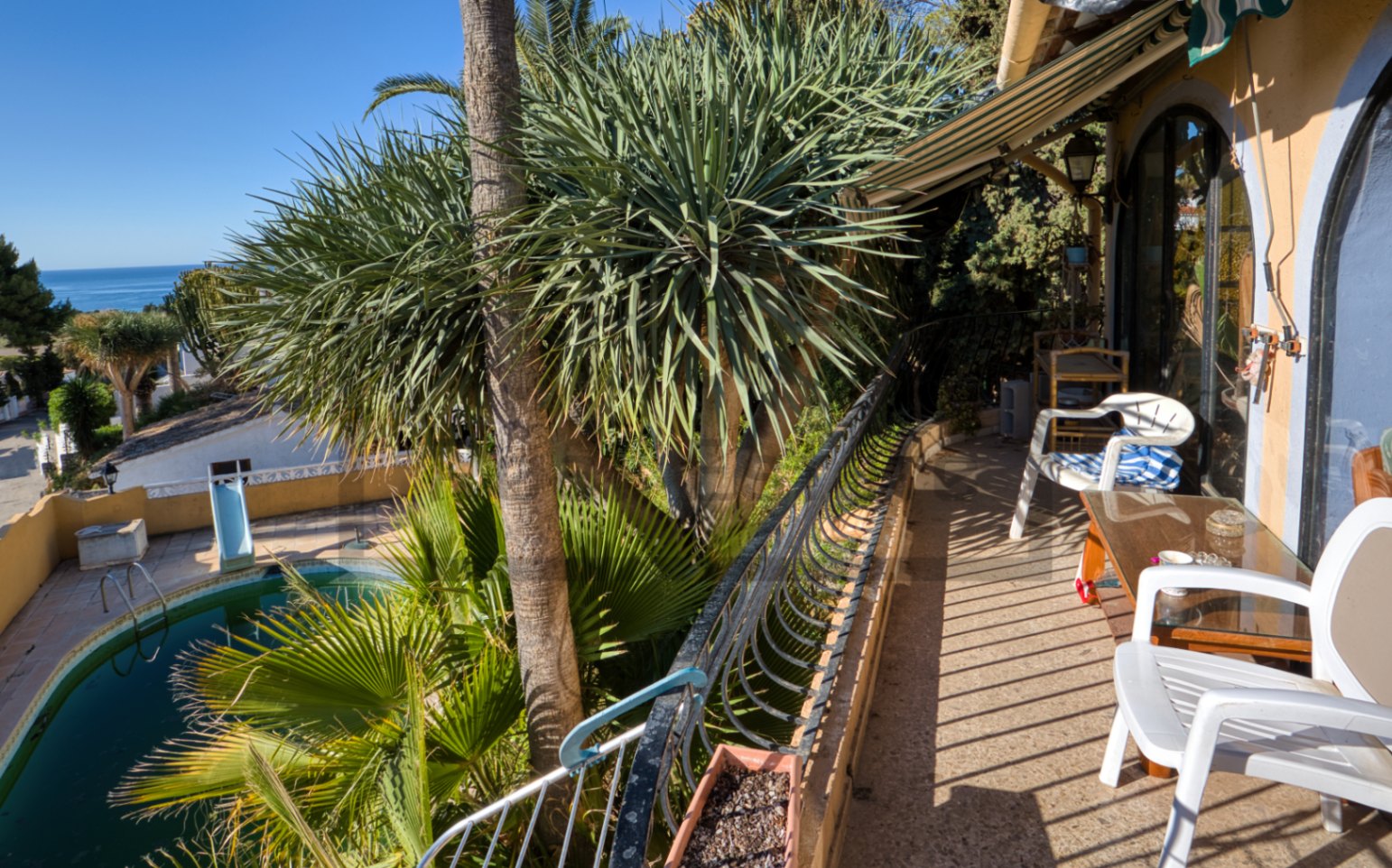 2 Villas for Sale with Voista al Mar in MOraira