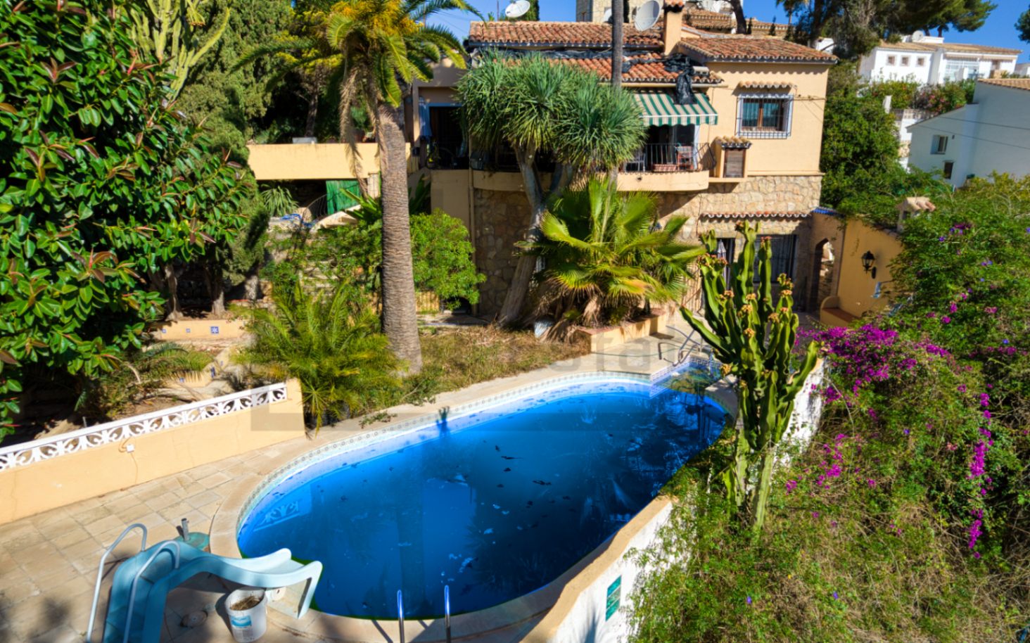 2 Villas for Sale with Voista al Mar in MOraira