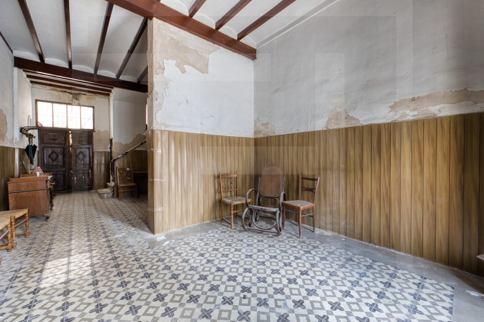 Charming Townhouse with Renovation Potential in the Heart of Benissa