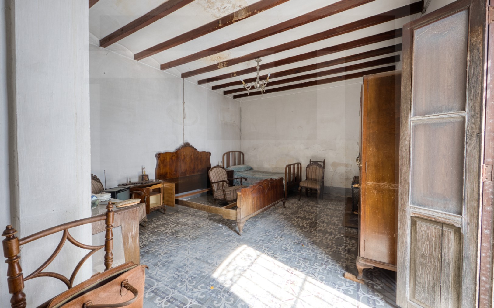 Charming Townhouse with Renovation Potential in the Heart of Benissa