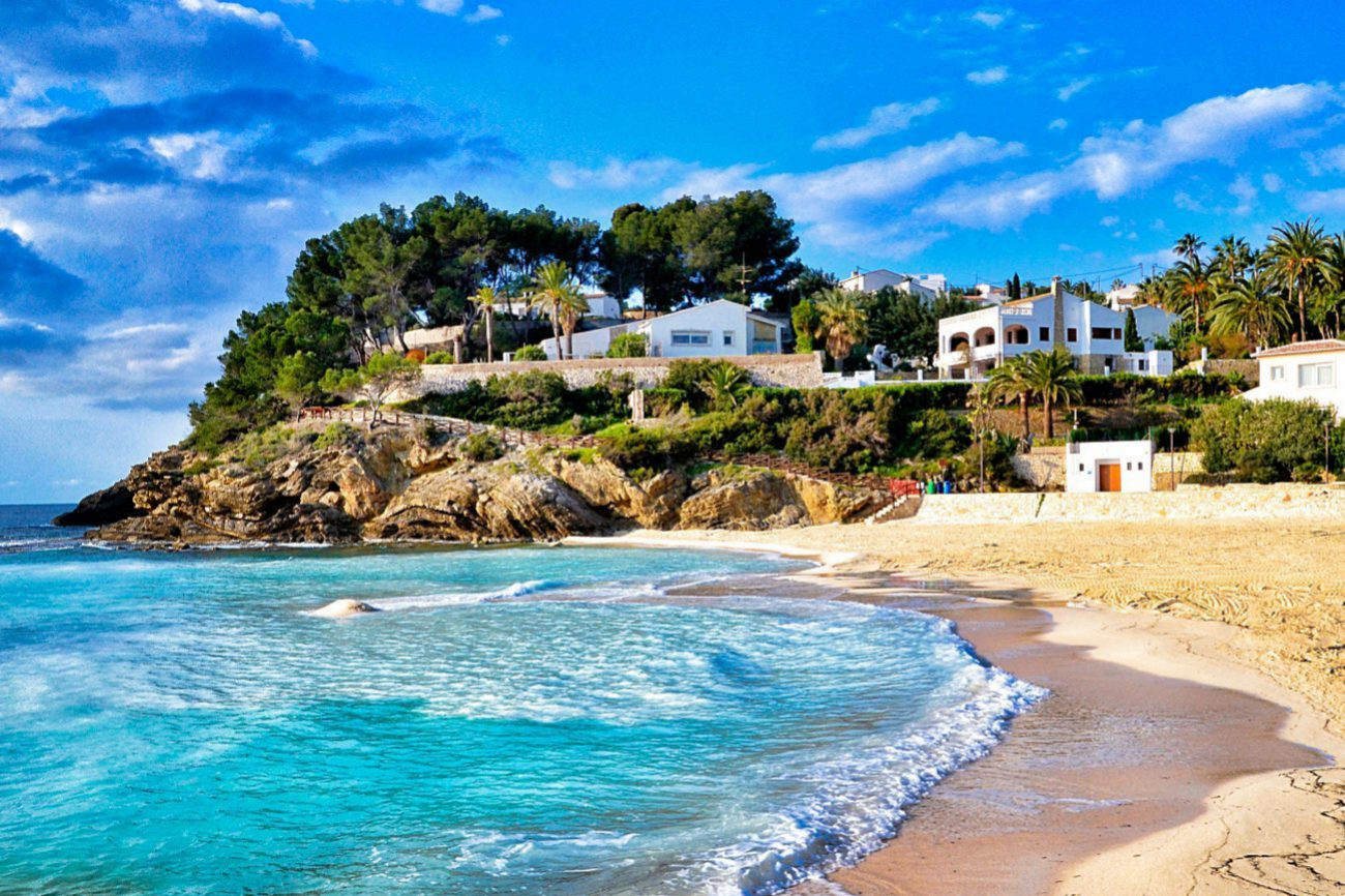 La Fustera, Benissa: Encanto Mediterráneo y Oportunidad de Inversión