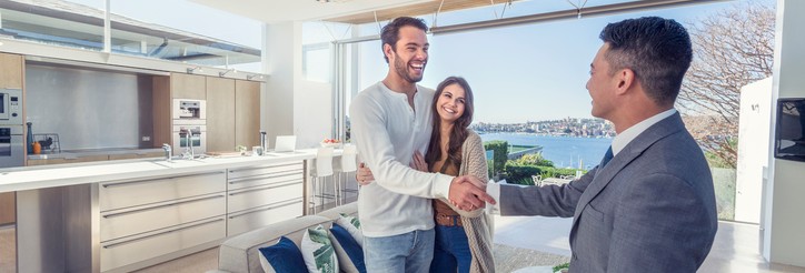 Vender tu casa en Benissa: Agencia inmobiliaria profesional vs. agencia de bajo coste